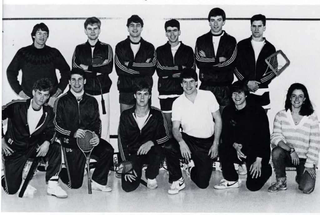 J.D. 1986年，克雷根(穿着白衬衫)和三一男子壁球队在一起.